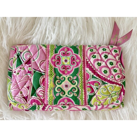 VERA BRADLEY Pinwheel Pink Green 8”x12” Trifold Quilted Wallet Floral Medallion - Picture 1 of 5